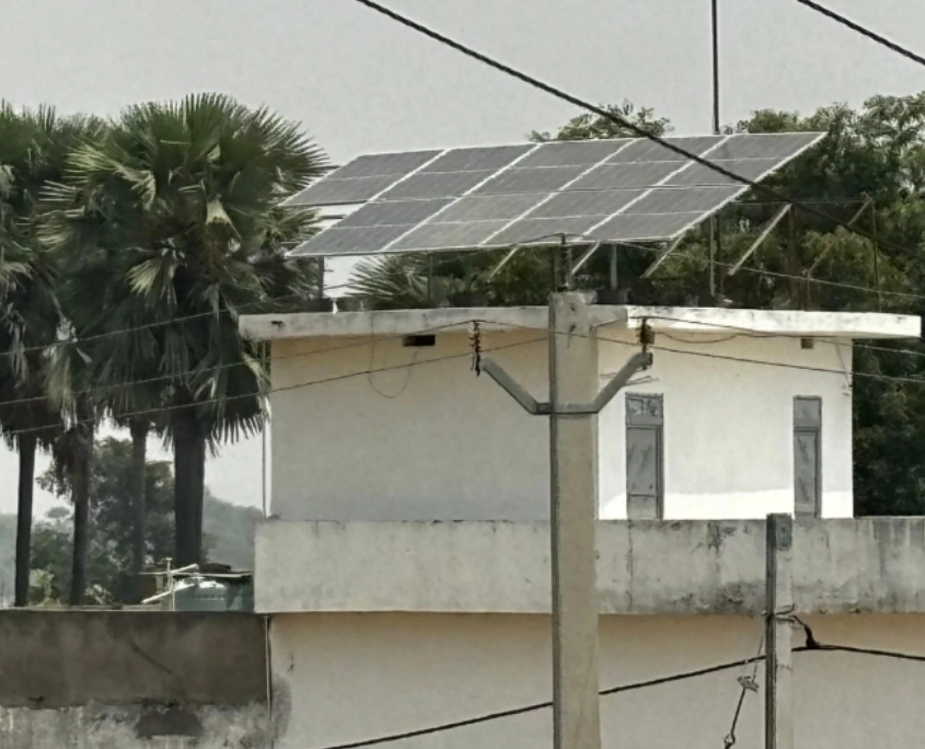 Erfolgreiche installierte Solaranlage in unserer Schule in Basadhi