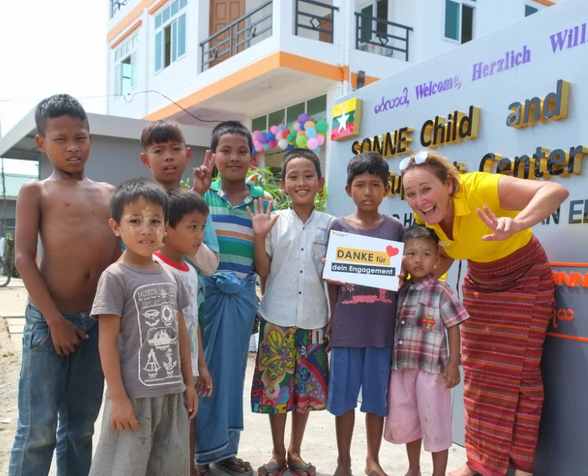 Radl-Challenge: Bine und Straßenkinder von Myanmar